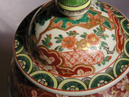 Large lidded Imari jar, 1840-1880 - Image 3