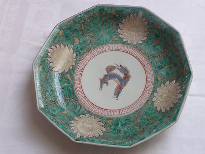 Large decagonal plate with "kirin", 1780-1820